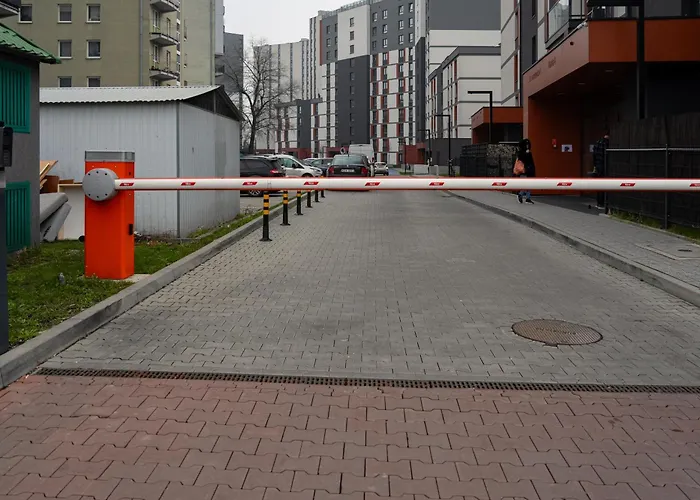 Ekskluzywny + Garaż